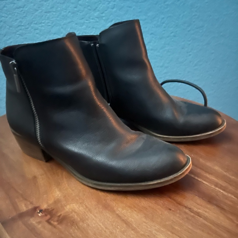 Women’s leather booties